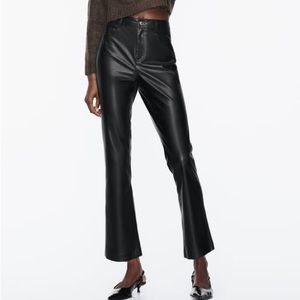 ZARA * MINI FLARED FAUX LEATHER LEGGINGS Pants Jeans BLACK Cropped